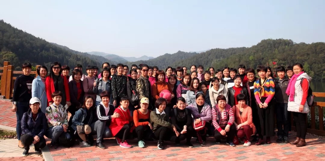 维多利亚老品牌vic(集团)官方网站