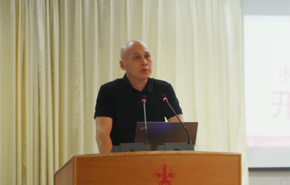 维多利亚老品牌vic(集团)官方网站