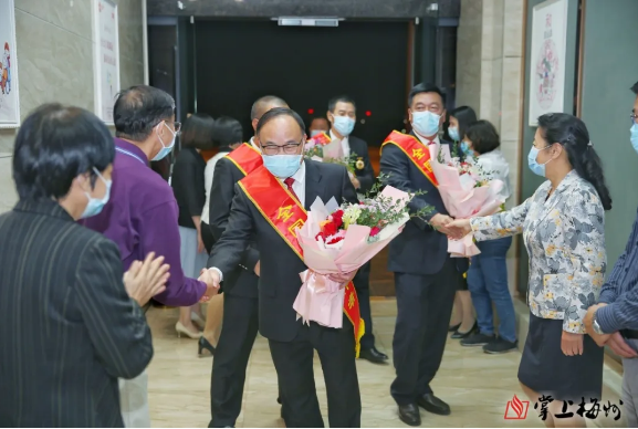 维多利亚老品牌vic(集团)官方网站