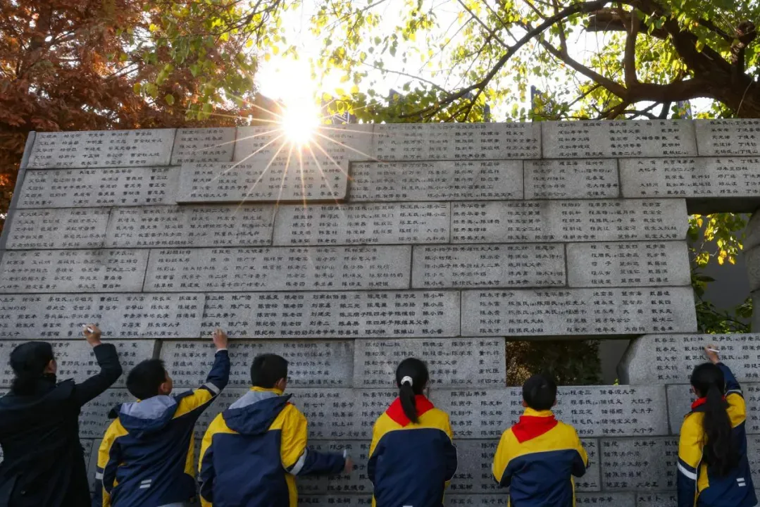 维多利亚老品牌vic(集团)官方网站